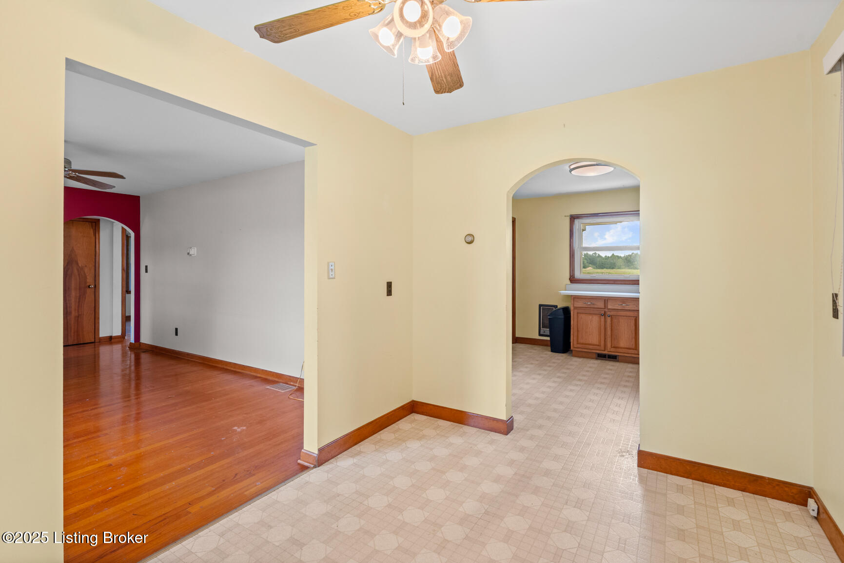 2725 Rhodelia Road Payneville, KY 40157 - Photo 10 of 50 10