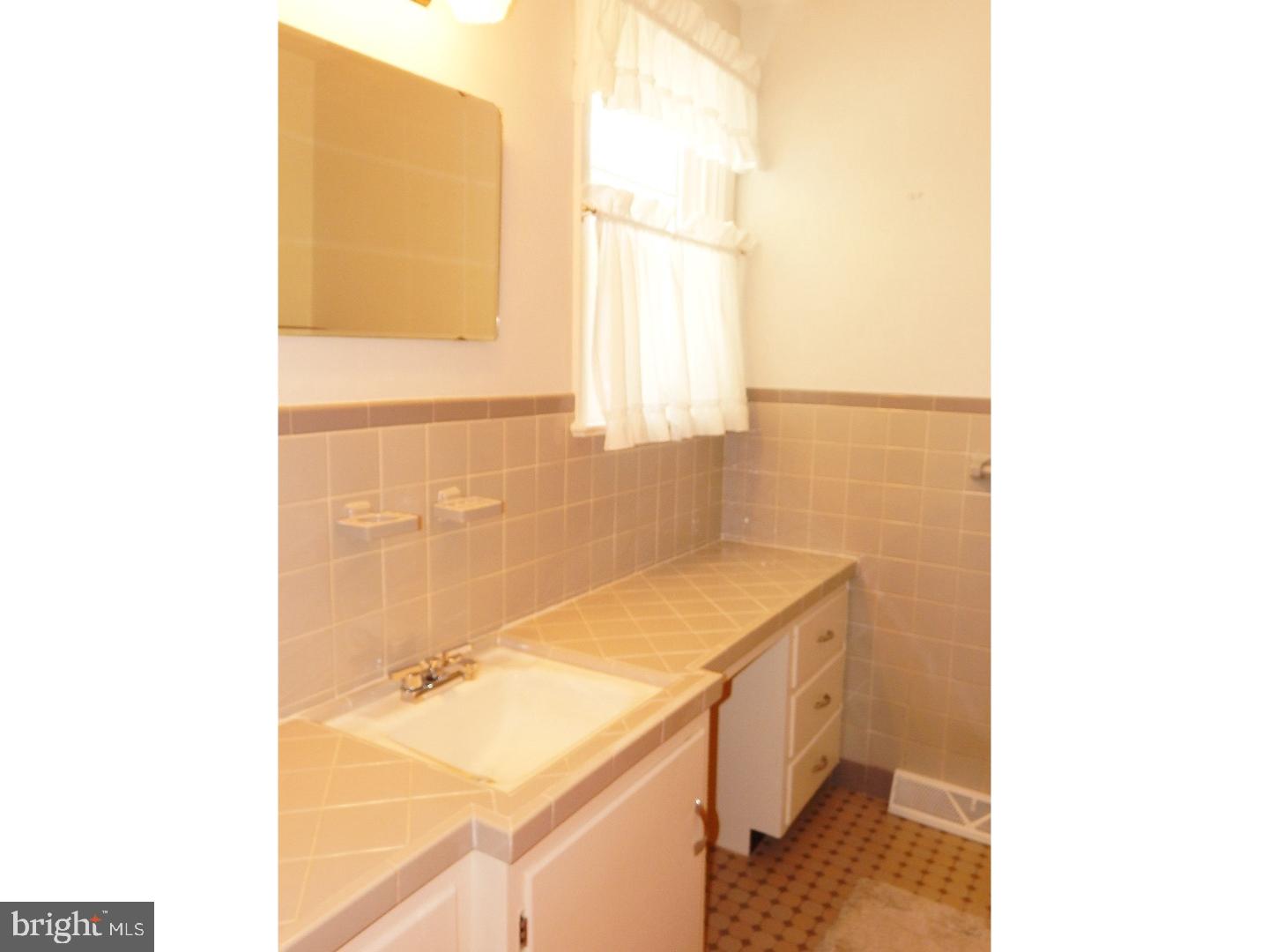 27 New Road Doylestown, PA 18901 - Photo 11 of 19