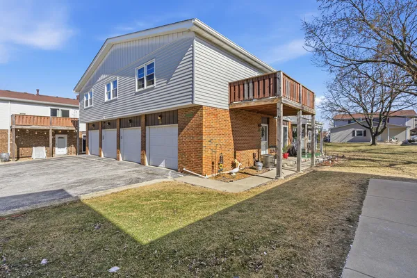 $210,000 | 19511 116th Avenue, Unit D, Mokena, IL 60448