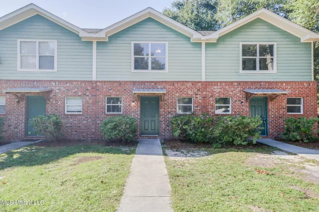 $1,300 | 229 Milray Lane, Gulfport, MS 39507