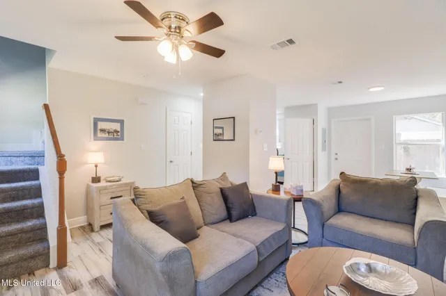 $1,300 | 229 Milray Lane, Gulfport, MS 39507