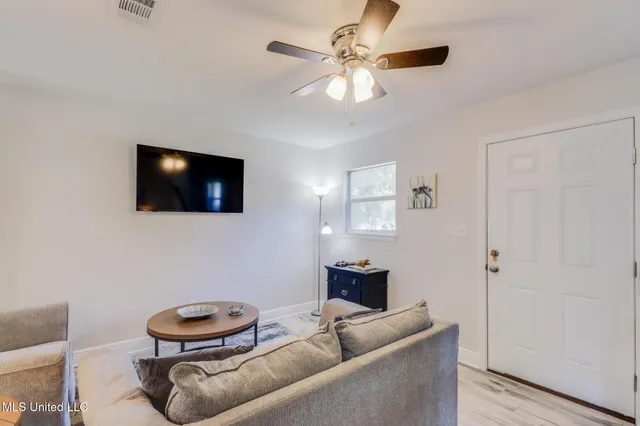 $1,300 | 229 Milray Lane, Gulfport, MS 39507