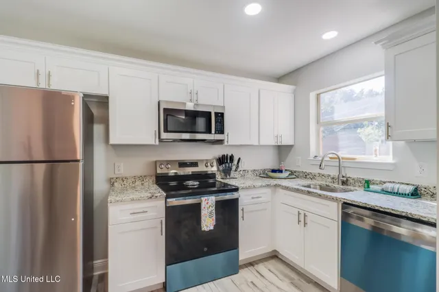 $1,300 | 229 Milray Lane, Gulfport, MS 39507