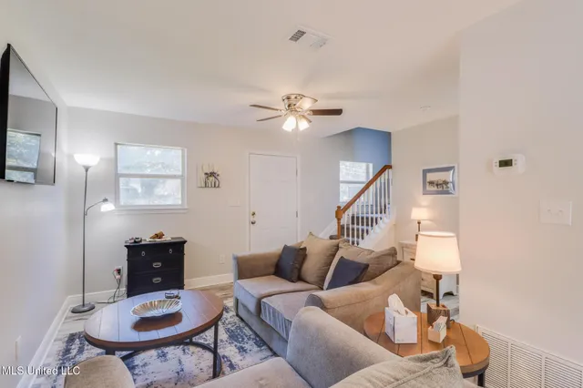 $1,300 | 229 Milray Lane, Gulfport, MS 39507