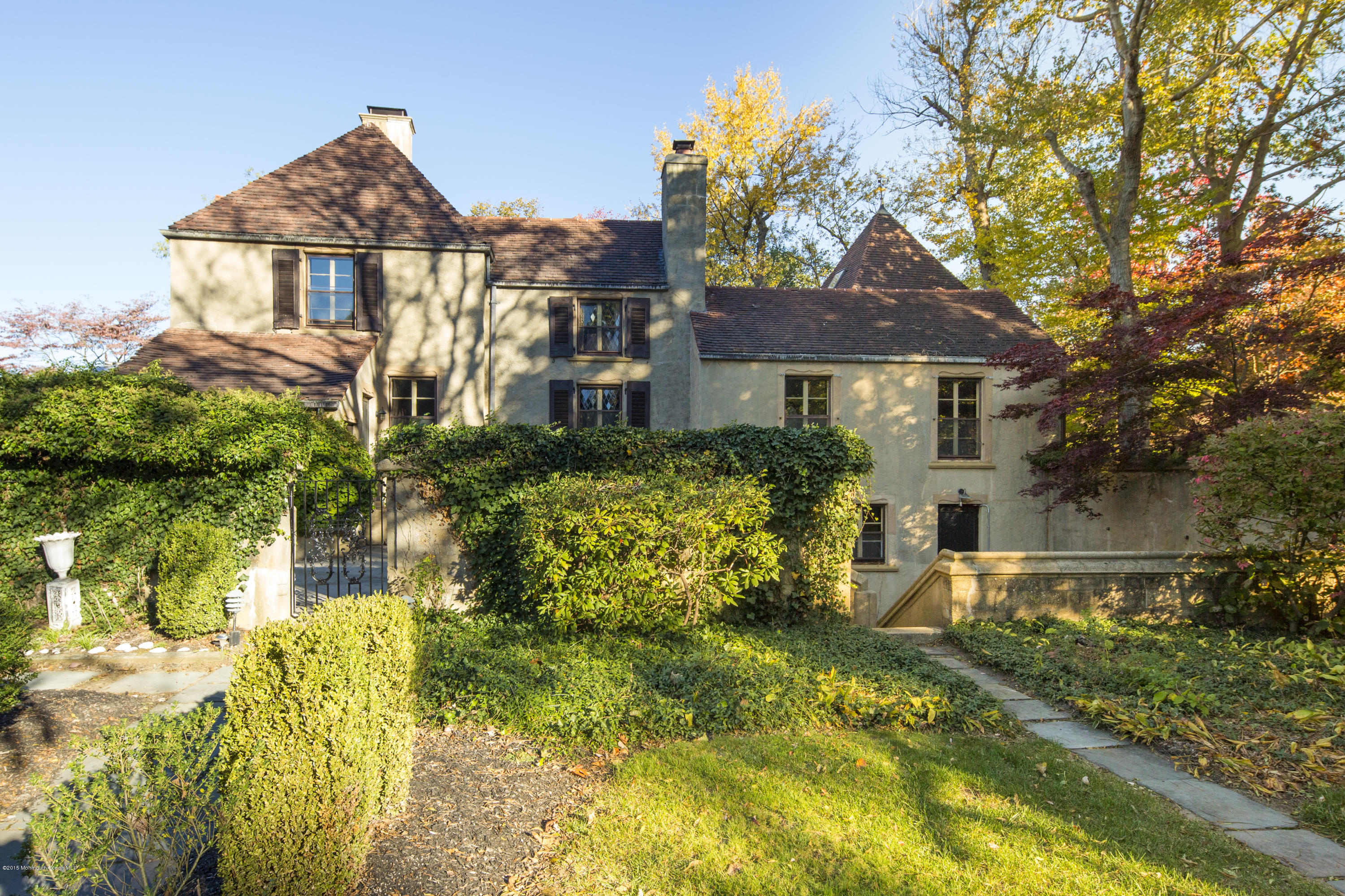 310 Cooper Road Red Bank, NJ 07701 - Photo 23 of 27 Large private residence