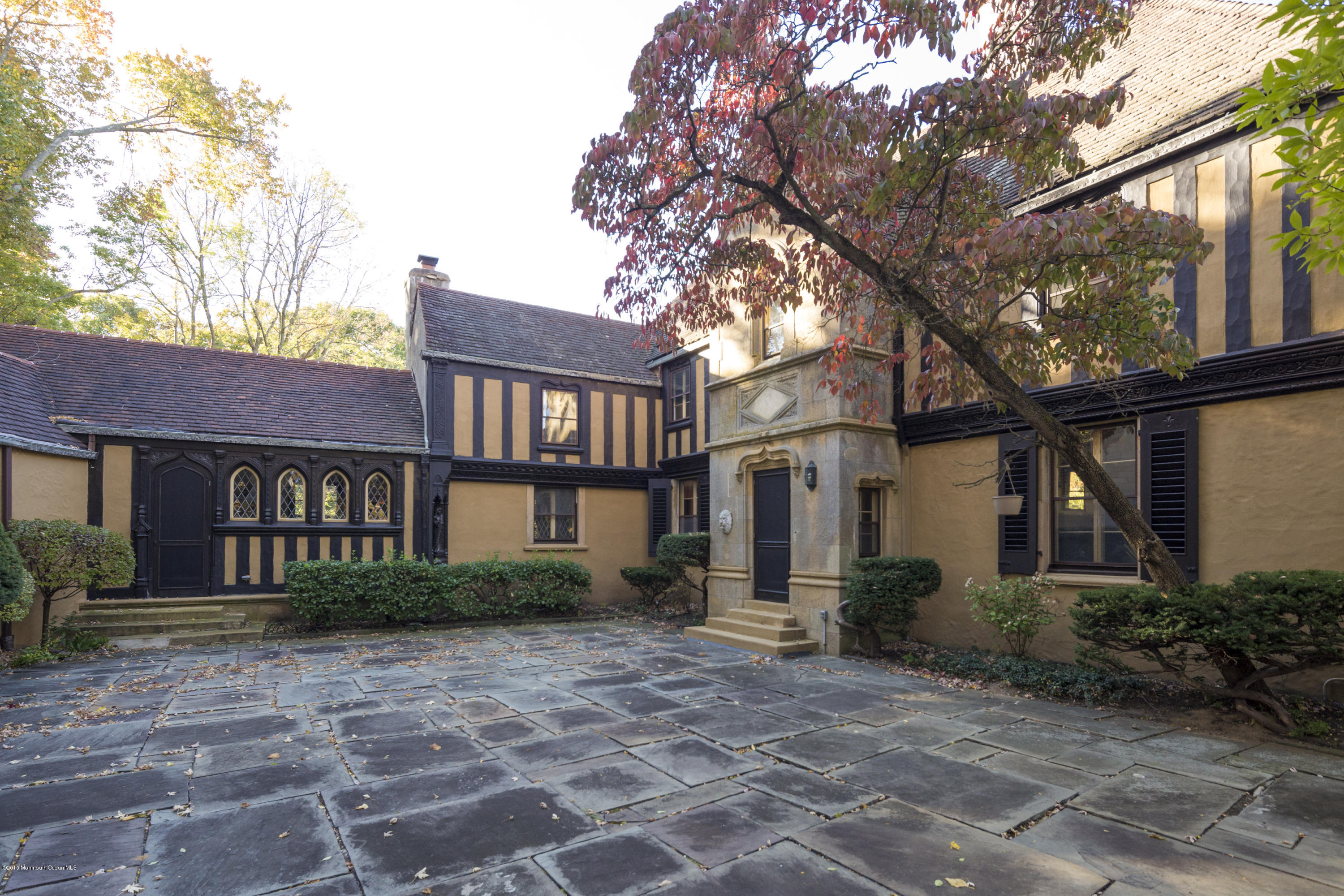 310 Cooper Road Red Bank, NJ 07701 - Photo 4 of 27 Courtyard