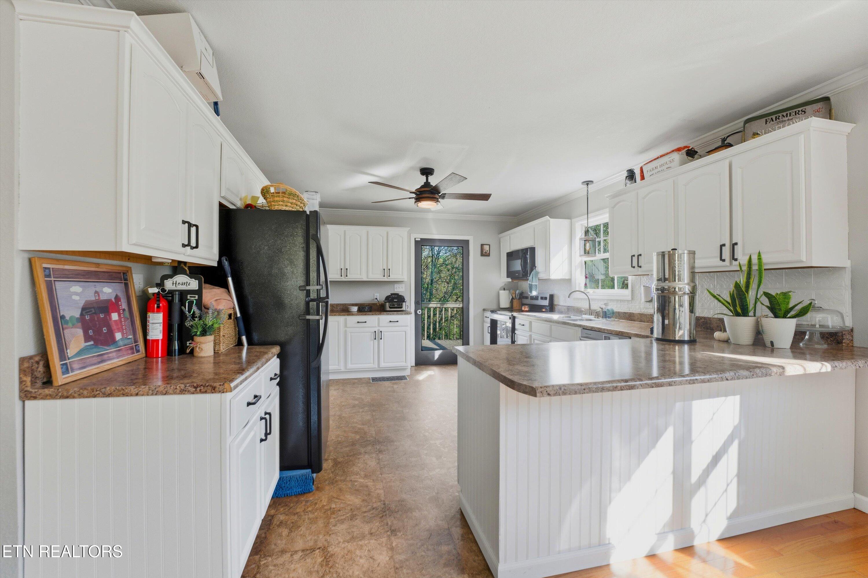 2170 Hinds Creek Road Heiskell, TN 37754 - Photo 6 of 28 06-2170 Hinds Creek Rd-6