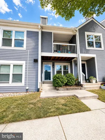 $310,000 | 5809 Orchard Hill Lane, Unit 5809, Clifton, VA 20124