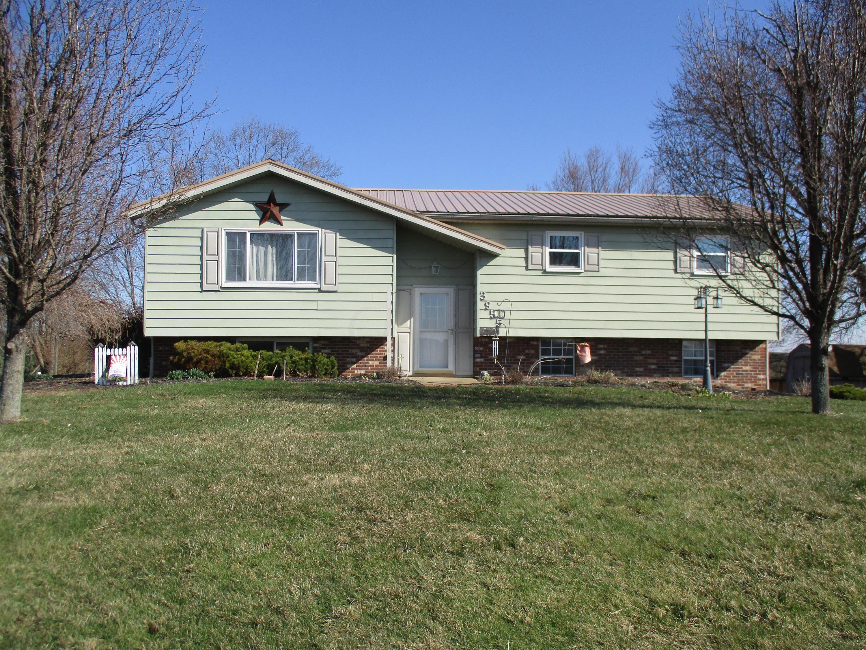 3955 Clay Pike Road Zanesville, OH 43701 - Photo 1 of 20