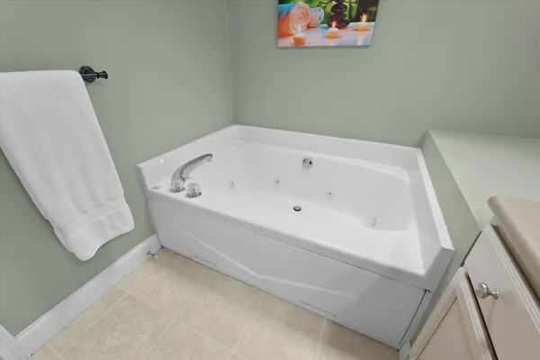 $390,000 | 1408 Heather Drive, Mahomet, IL 61853