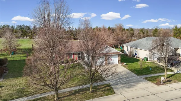 $390,000 | 1408 Heather Drive, Mahomet, IL 61853