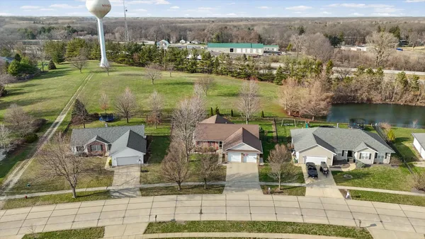 $390,000 | 1408 Heather Drive, Mahomet, IL 61853