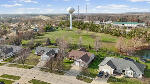 $390,000 | 1408 Heather Drive, Mahomet, IL 61853