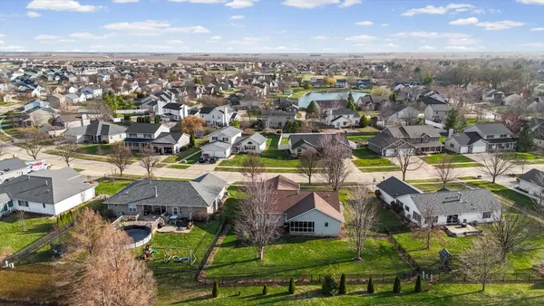 $390,000 | 1408 Heather Drive, Mahomet, IL 61853