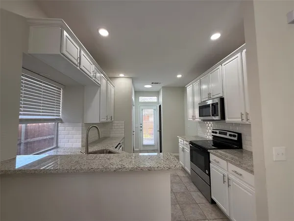 $394,900 | 11476 Fountainbridge Drive, Frisco, TX 75035