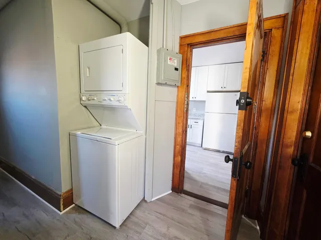 $1,600 | 414 North 33rd Avenue, Minneapolis, MN 55412