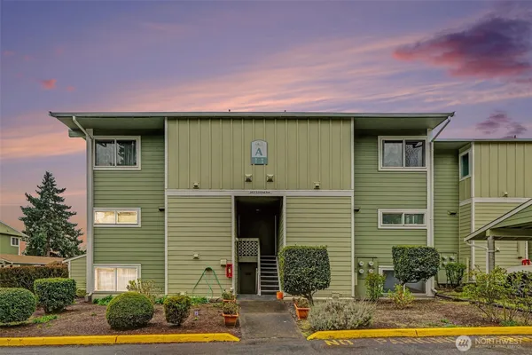 $285,000 | 2417 South 222nd Street, Unit A6, Des Moines, WA 98198