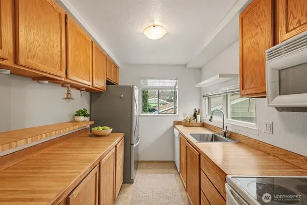 $285,000 | 2417 South 222nd Street, Unit A6, Des Moines, WA 98198
