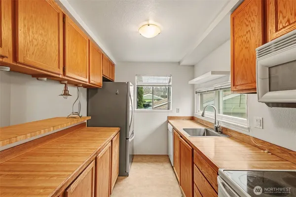 $285,000 | 2417 South 222nd Street, Unit A6, Des Moines, WA 98198