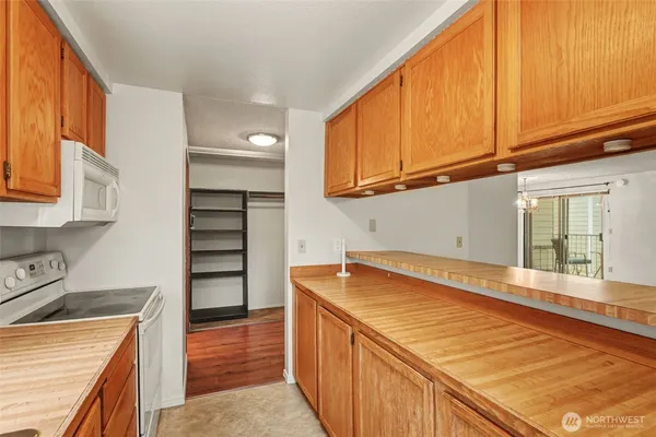 $285,000 | 2417 South 222nd Street, Unit A6, Des Moines, WA 98198