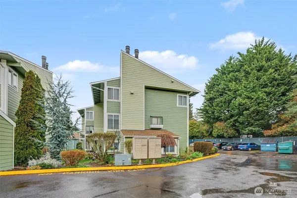 $285,000 | 2417 South 222nd Street, Unit A6, Des Moines, WA 98198