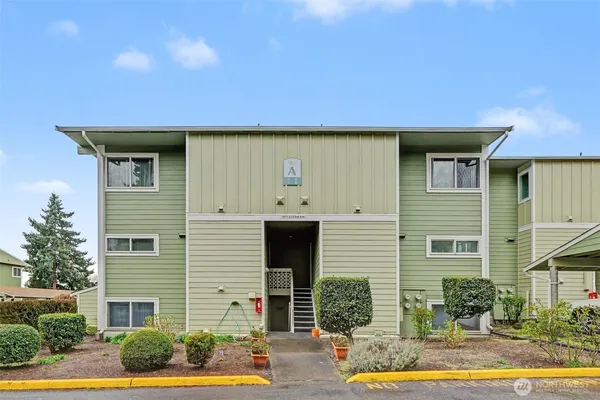 $285,000 | 2417 South 222nd Street, Unit A6, Des Moines, WA 98198