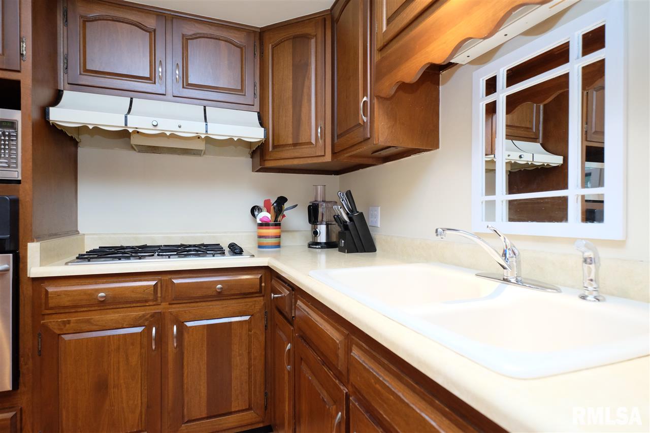 2721 West Overhill Road Peoria, IL 61615 - Photo 18 of 36 Gallery Image 18
