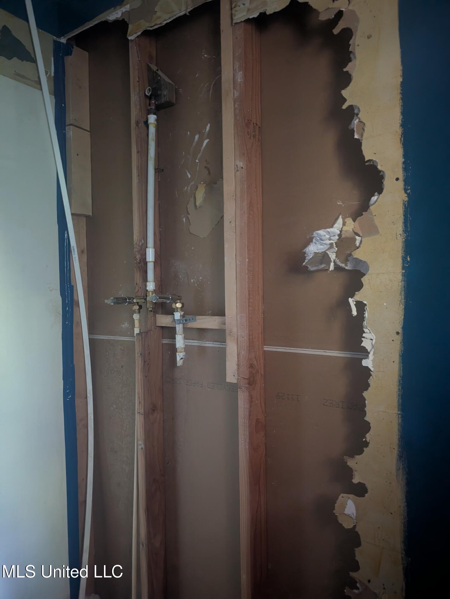 2331 Ludlow Avenue Jackson, MS 39213 - Photo 14 of 18 bathroom 2