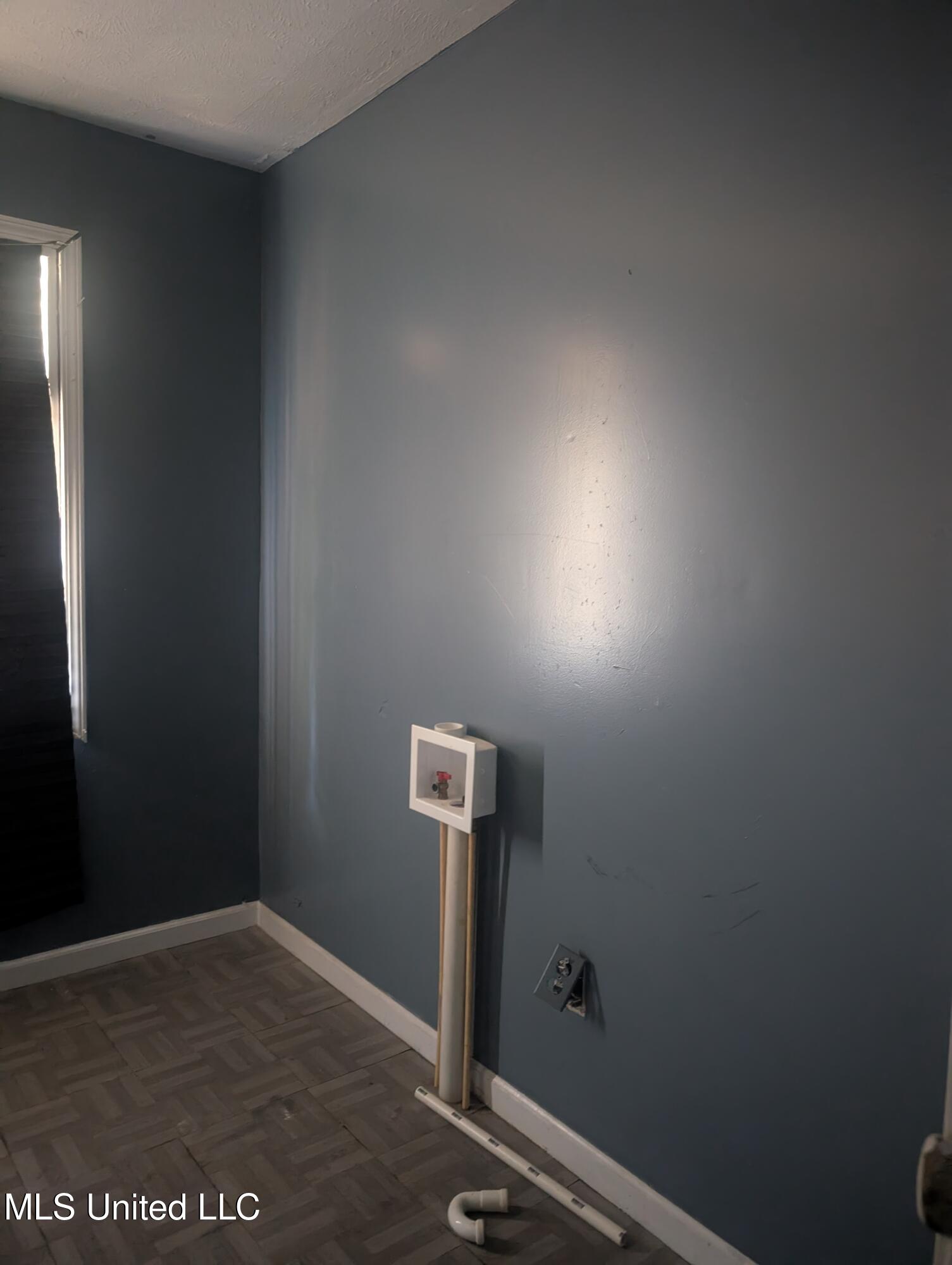 2331 Ludlow Avenue Jackson, MS 39213 - Photo 17 of 18 laundry room