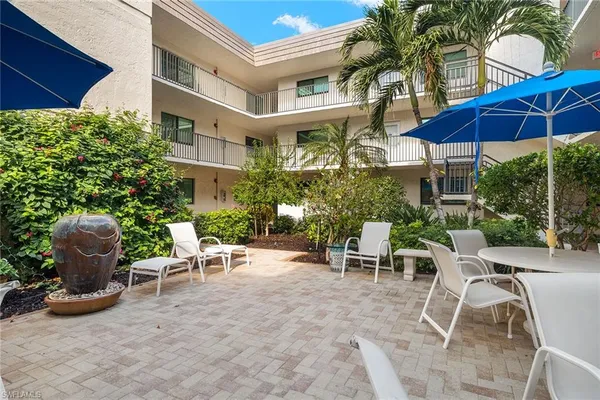 $369,000 | 788 Park Shore Drive, Unit C19, Naples, FL 34103