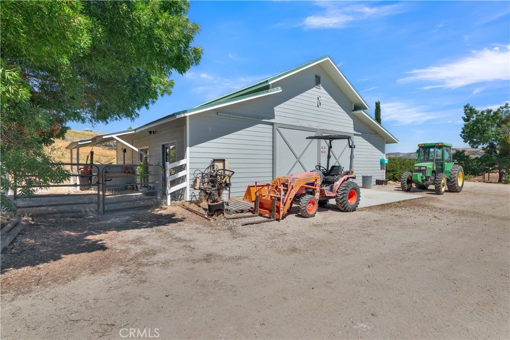 71182 Heinsen Road Bradley, CA 93426 - Photo 57 of 62 Barn