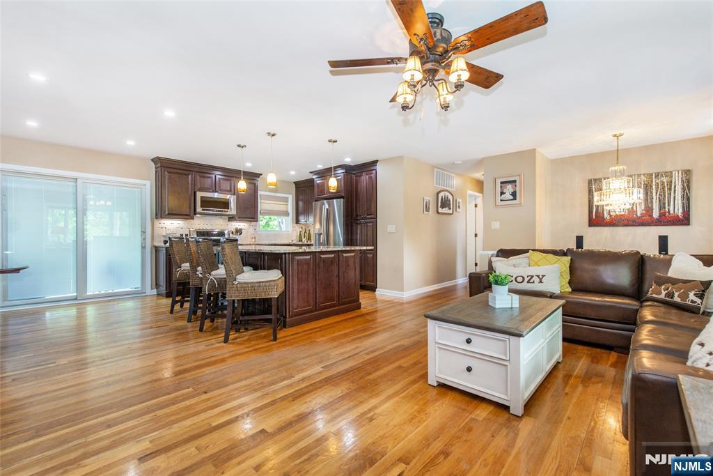 42 Summit Road Oak Ridge, NJ 07438 - Photo 7 of 39