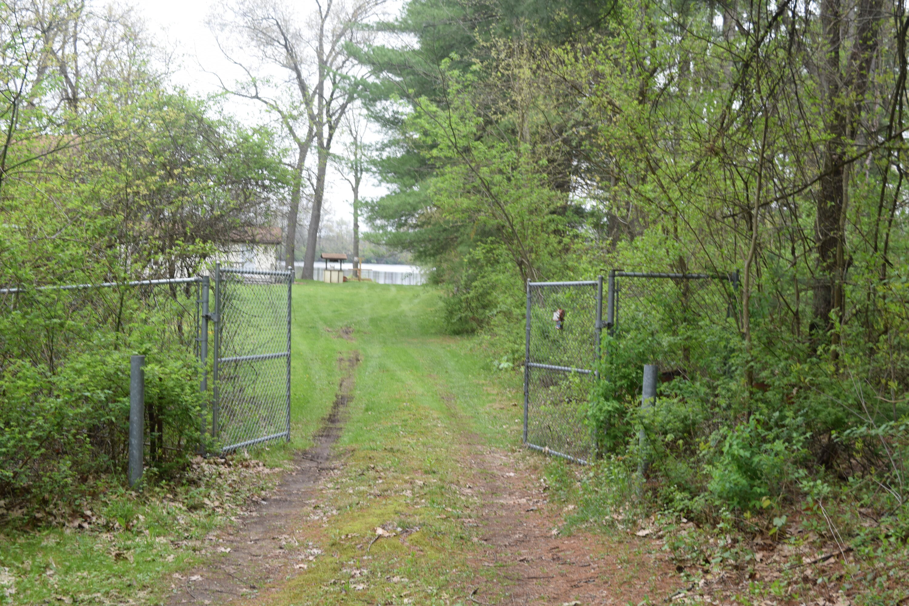 12230 Riverside Drive White Pigeon, MI 49099 - Photo 2 of 36 DSC_0307