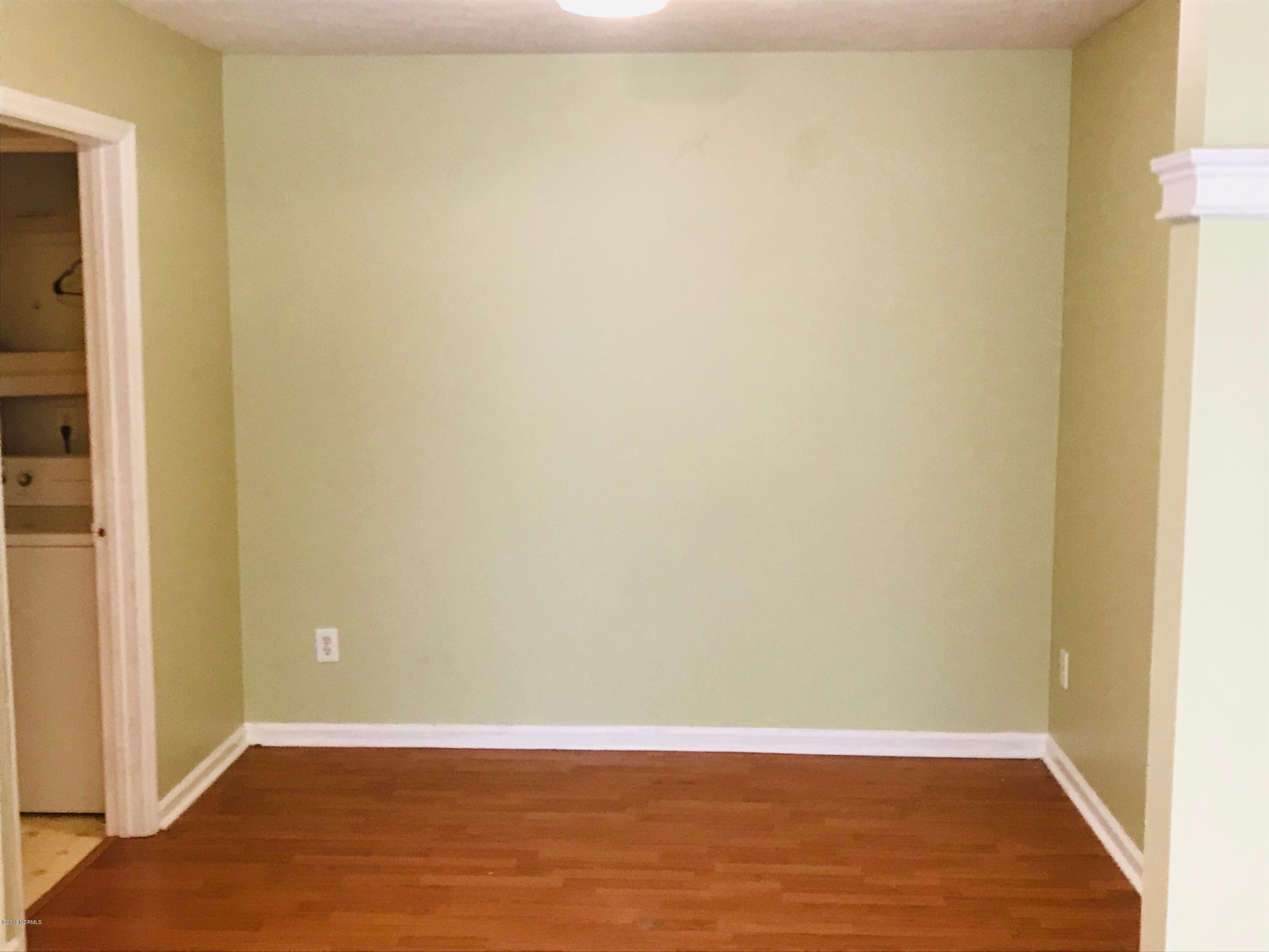 4516 Greentree Road, Unit 7 Wilmington, NC 28405 - Photo 5 of 10 IMG_6637