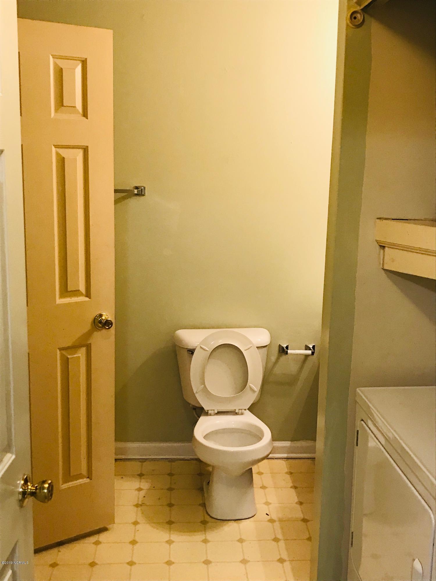 4516 Greentree Road, Unit 7 Wilmington, NC 28405 - Photo 7 of 10 IMG_6639