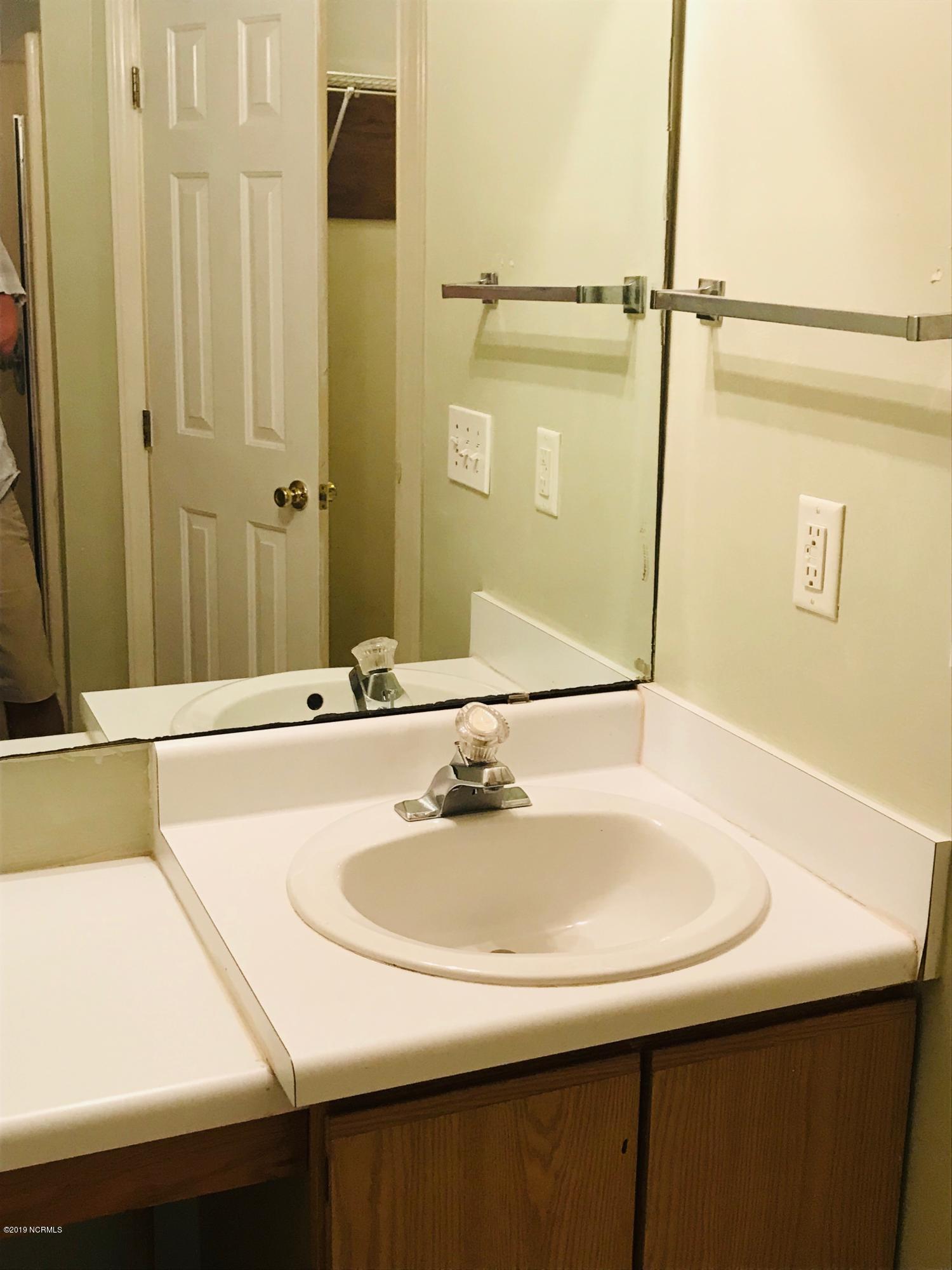 4516 Greentree Road, Unit 7 Wilmington, NC 28405 - Photo 9 of 10 IMG_6642