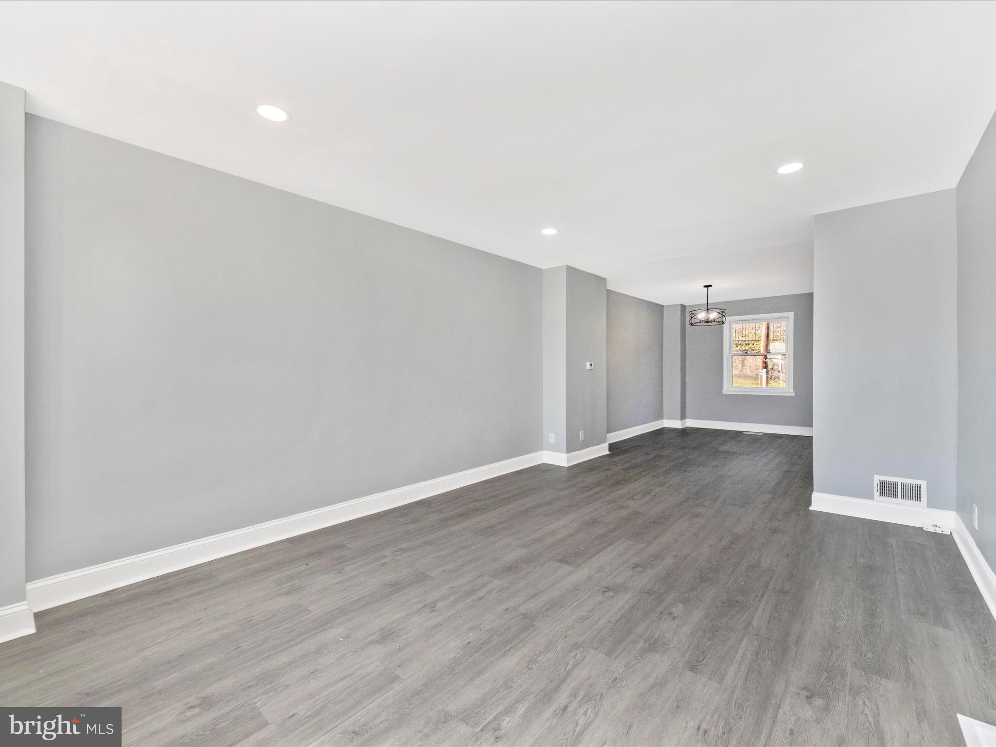 4006 Rexmere Road Baltimore, MD 21218 - Photo 7 of 49 Living Room