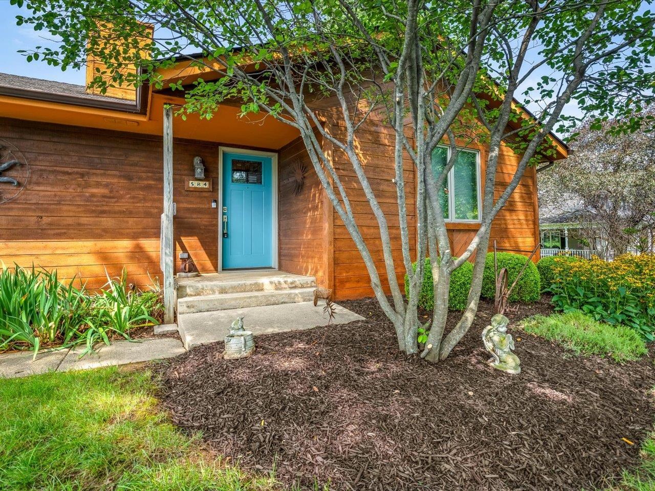 584 Sunnyfield Road Belvidere, IL 61008 - Photo 2 of 53 Gallery Image 2