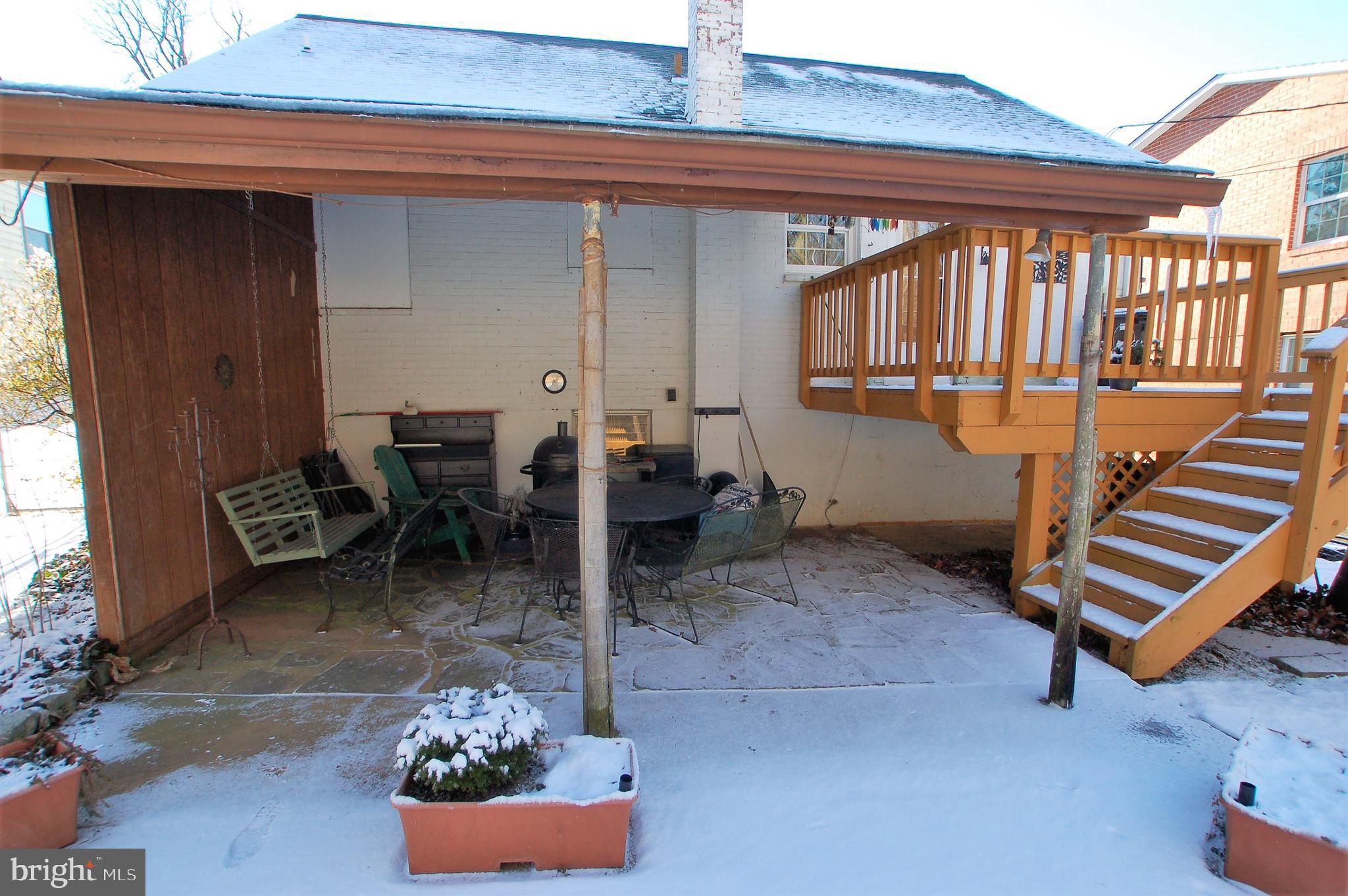 1005 Kingston Road Baltimore, MD 21208 - Photo 40 of 45 a backyard of a house with outdoor seating