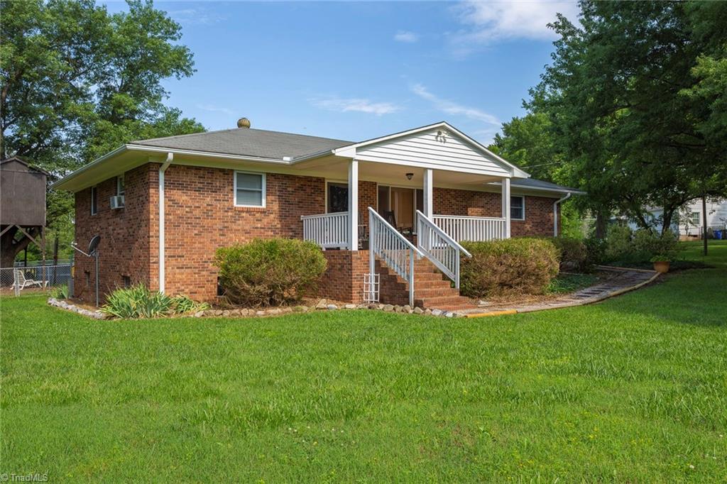 138 Anderson Road Winston-Salem, NC 27107 - Photo 1 of 15 Gallery Image 1