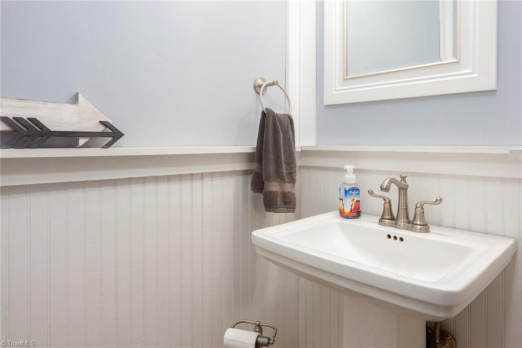 138 Anderson Road Winston-Salem, NC 27107 - Photo 12 of 15 Gallery Image 12