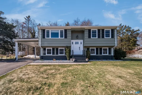 $469,900 | 50 Jefferson Circle, Clinton, CT 06413