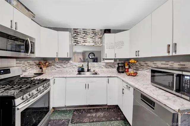 $399,999 | 167 Coolidge Street, Haverstraw, NY 10927