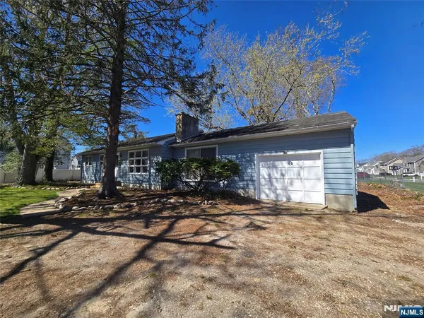 $379,000 | 56 Hickory Lane, Bayville, NJ 08721