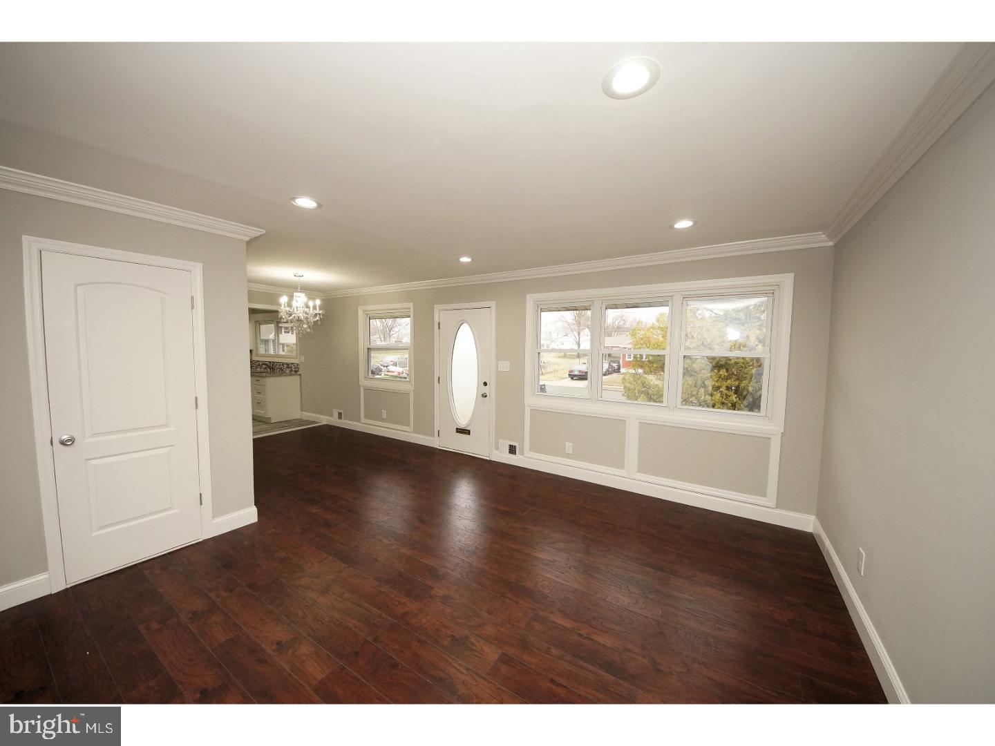 32 Langdon Road Burlington, NJ 08016 - Photo 4 of 25