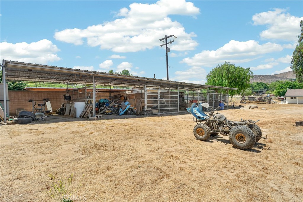21470 Old Elsinore Road Perris, CA 92570 - Photo 80 of 124 Opted for stables or other barn animals