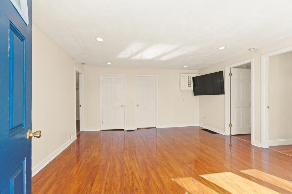 23 Burroughs Road North Reading, MA 01864 - Photo 4 of 25 Gallery Image 4