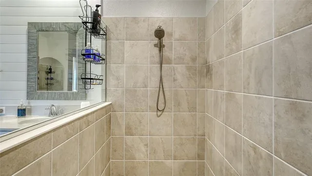 $7,000 | 17645 Boracay Court, Unit 201, Venice, FL 34293