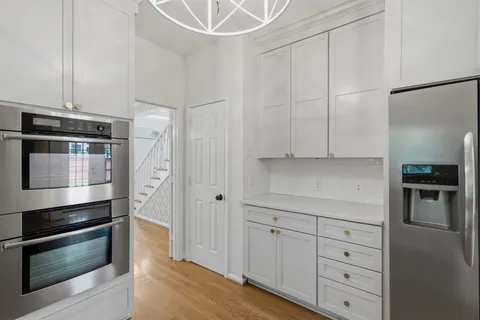 $1,035,000 | 72 Ravenwood Hills Circle, Nashville, TN 37215