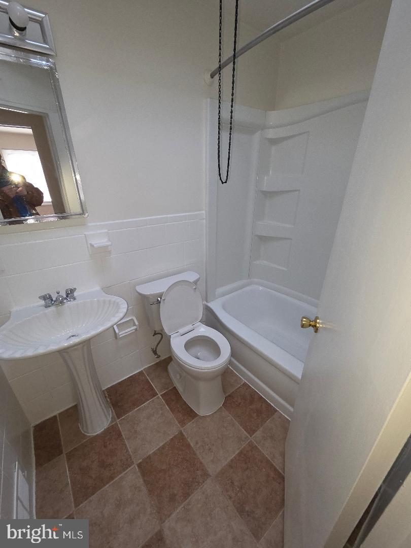 220 Glen Cove Road Darby, PA 19023 - Photo 12 of 12